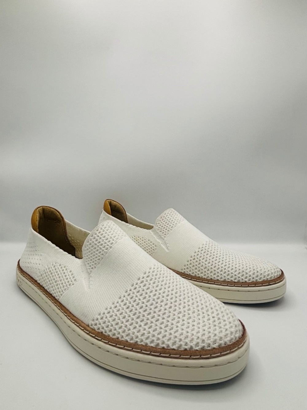 UGG Sammy Knit Slip On Sneakers Womens 9.5 White Rib Knit Comfort Slip-On
